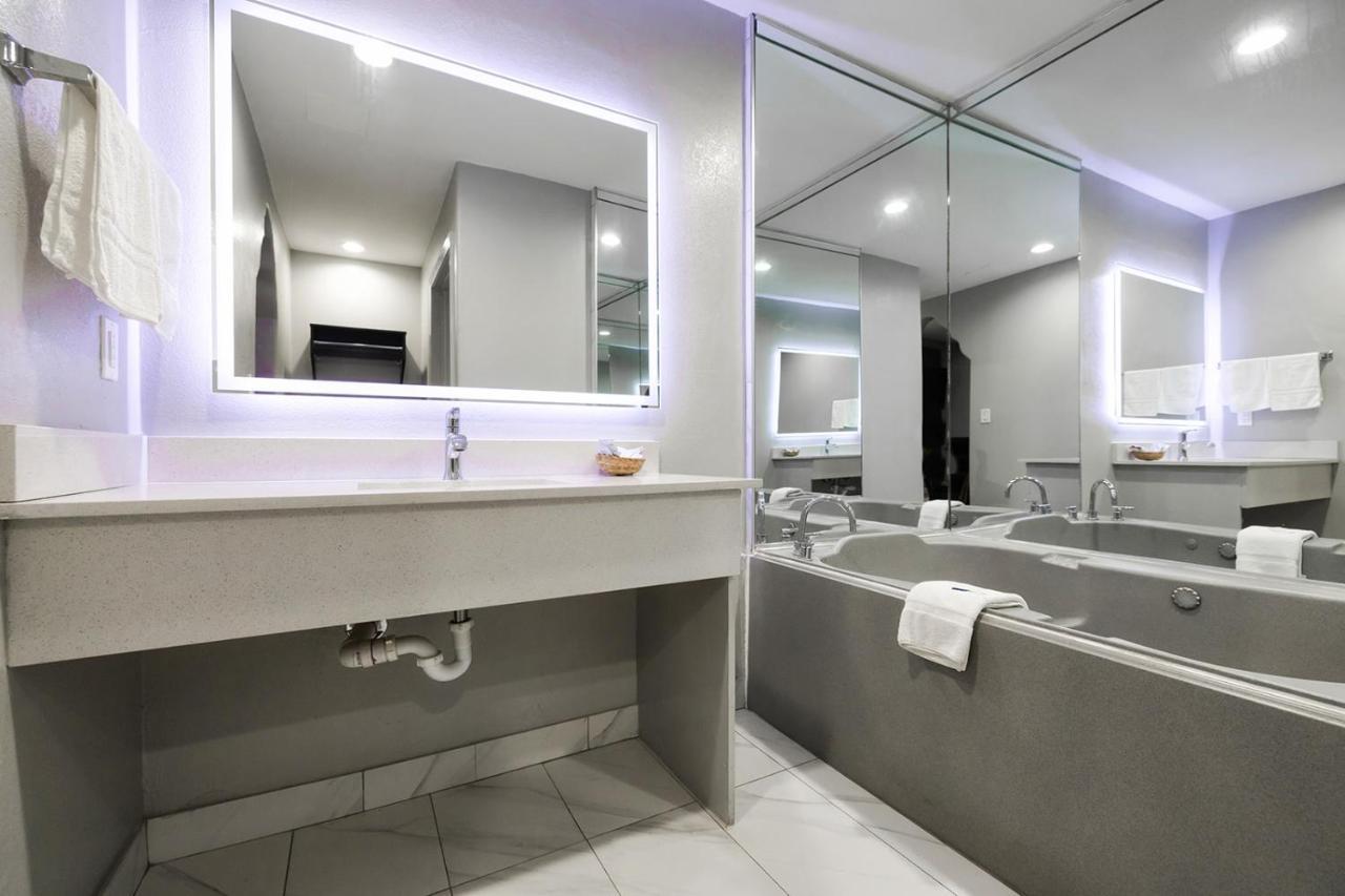 Downtowner Inns - Houston Downtown & Convention Center Екстериор снимка