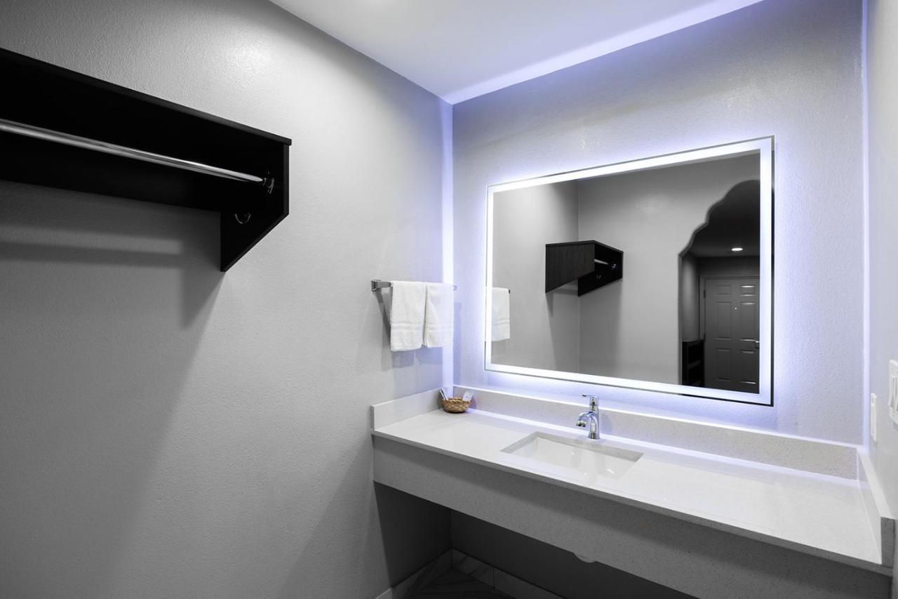 Downtowner Inns - Houston Downtown & Convention Center Екстериор снимка