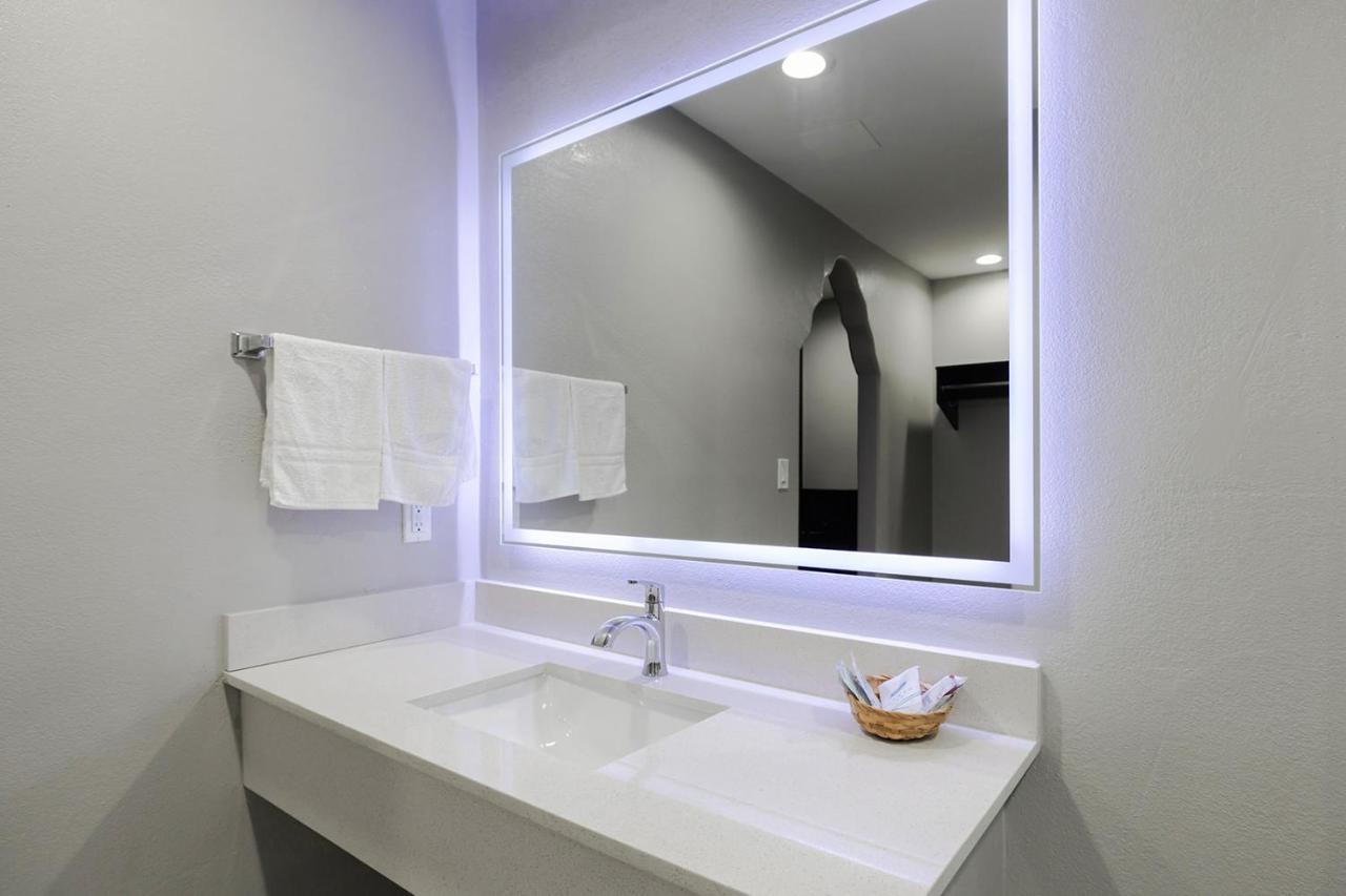 Downtowner Inns - Houston Downtown & Convention Center Екстериор снимка