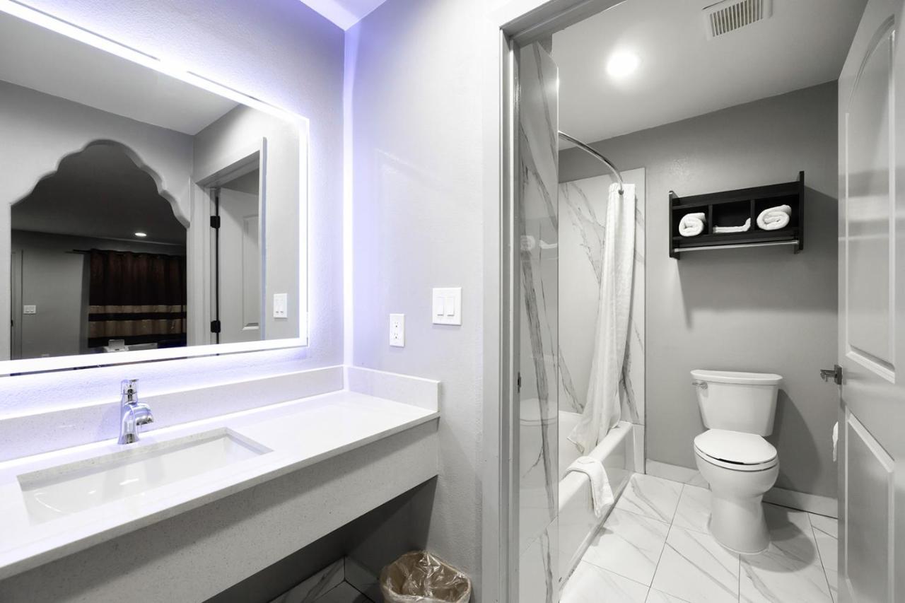 Downtowner Inns - Houston Downtown & Convention Center Екстериор снимка