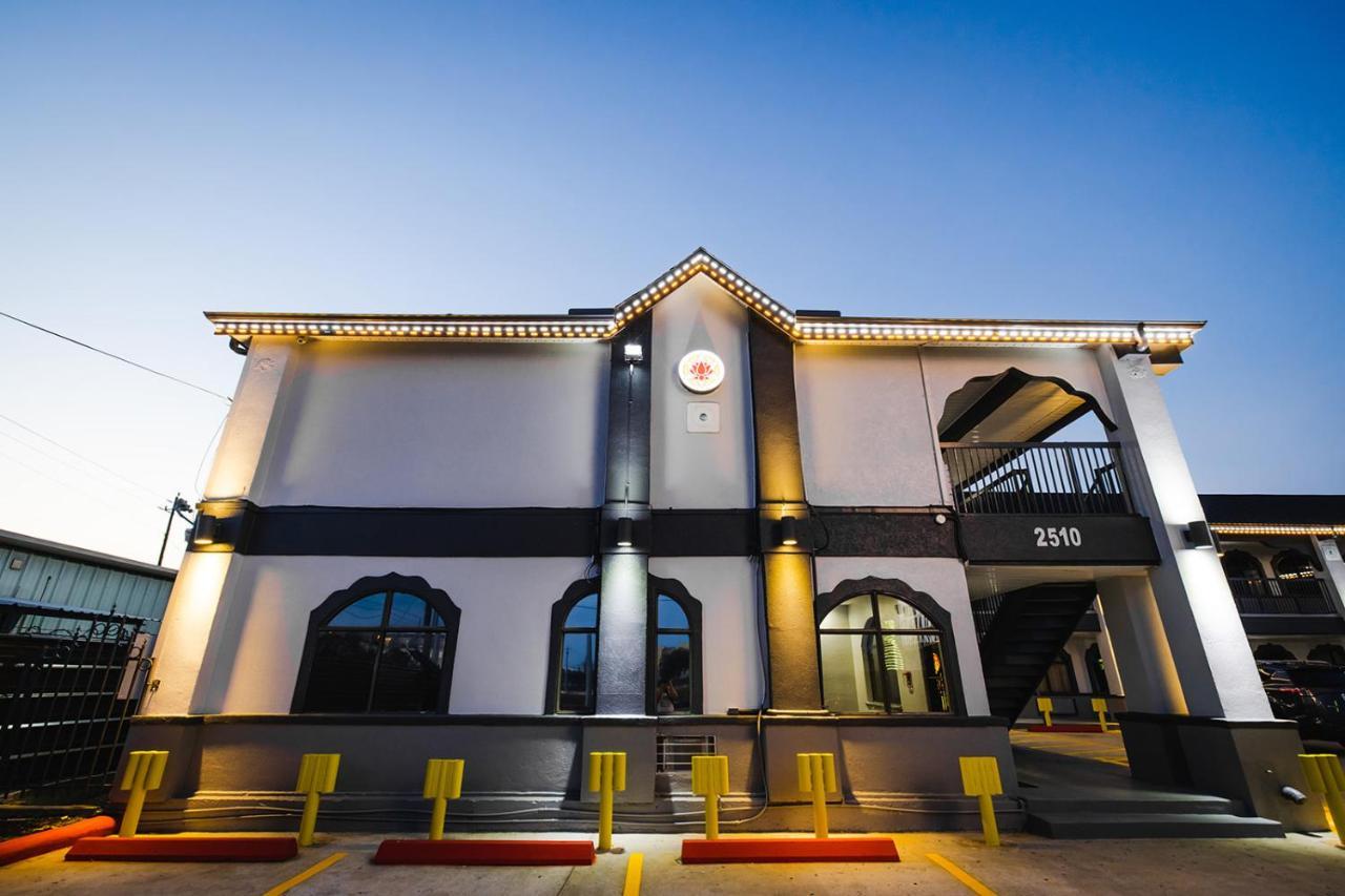 Downtowner Inns - Houston Downtown & Convention Center Екстериор снимка